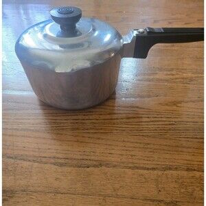 Vintage Magnalite Classic 2 Qt Sauce Pan Double Spout With Lid 4682 Made In USA